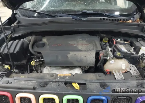 2018 Jeep Renegade Latitude 4X4 из США, поврежденный, VIN ZACCJBBB9JPH50898